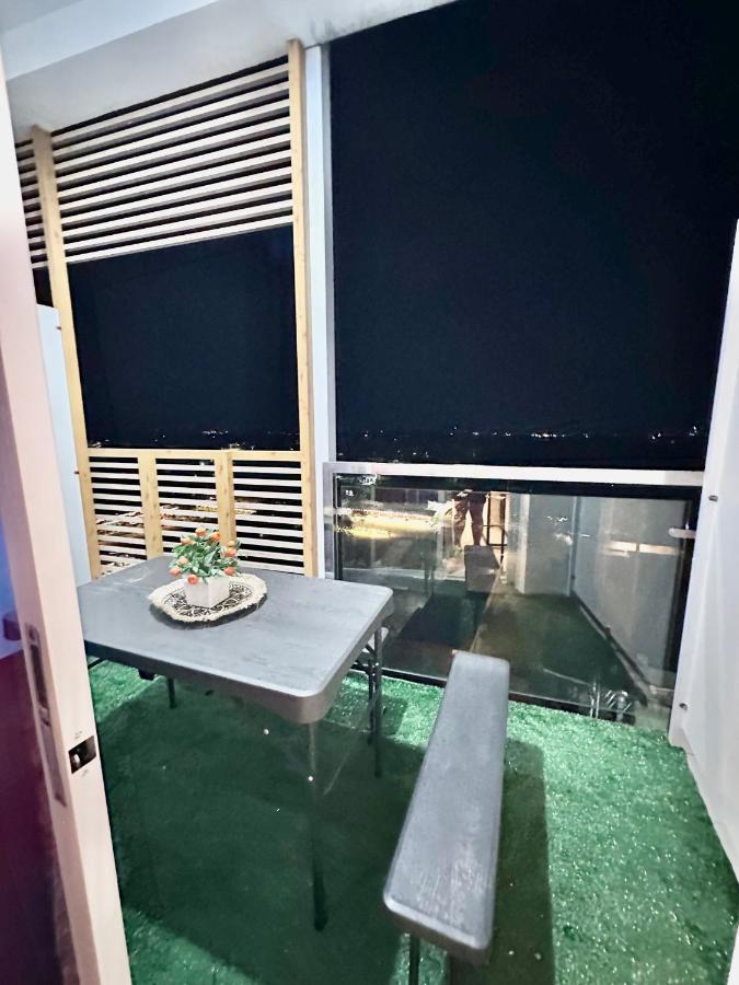 Aesthetic One Bedroom Beside Sm W Pool, Wifi And Netflix Cagayan de Oro Exterior photo